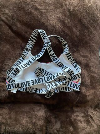 Top deportivo estampado LOVE