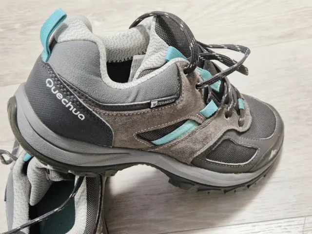 Scarponcini trekking n.39