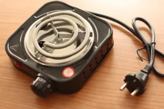 Estufa Eléctrica 500W Negra.