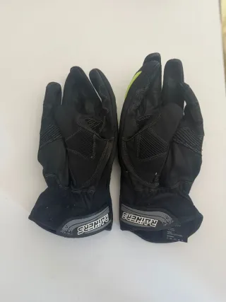 Guantes de moto con protección