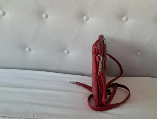 Bolso de mano y bandolera rojo