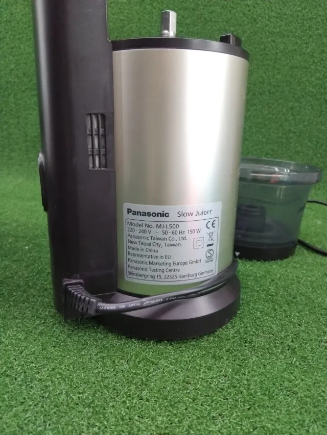 Spremitore di succo lento Panasonic MJ-L500