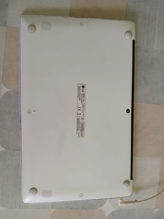 LG Gram Portátil Plata y Blanco