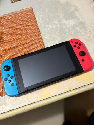 Nintendo Switch con Splatoon 2 y funda