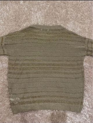 Jersey dorado con rayas brillantes