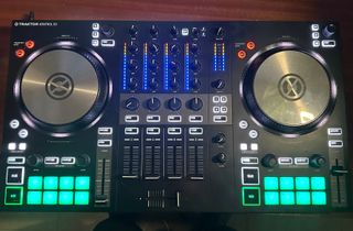 Controlador DJ Traktor Kontrol S3