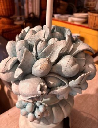 Pie de lámpara madera tallada