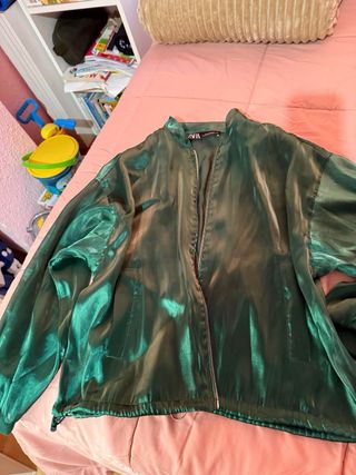 Chaqueta Zara verde brillante