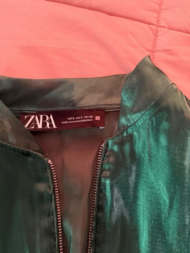 Chaqueta Zara verde brillante