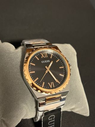Reloj Guess Dorado y Plateado