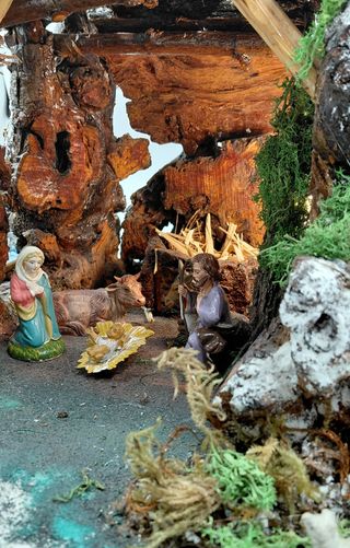Presepe artigianale unico con illuminazione