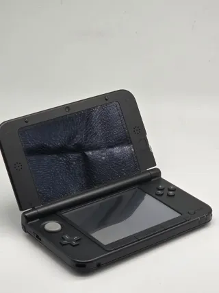 Nintendo 3DS XL Pokemon Charizard Edition