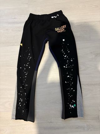 Pantaloni Gallery Dept. neri con macchie