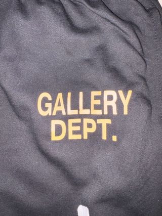 Pantaloni Gallery Dept. neri con macchie