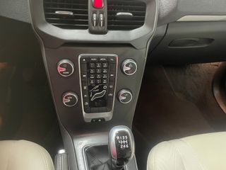 VOLVO V40 1.6 D2 Kinetic   115 cv