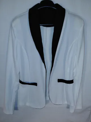 Americana/Blazer blanco y negro