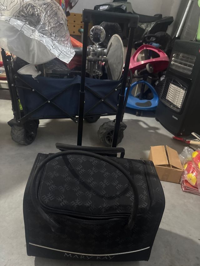 Maleta trabajo Mary Kay 42x32x25 con ruedas