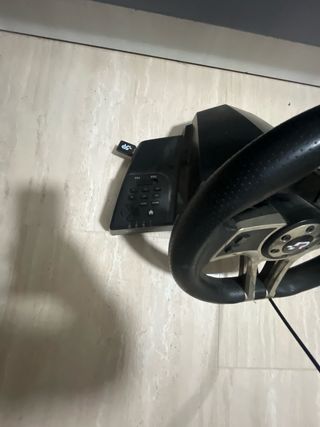 Volante PS4 con pedales