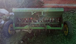 Sembradora GIL 16 botas.