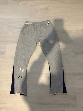 Pantaloni Gallery Dept. grigi con macchie