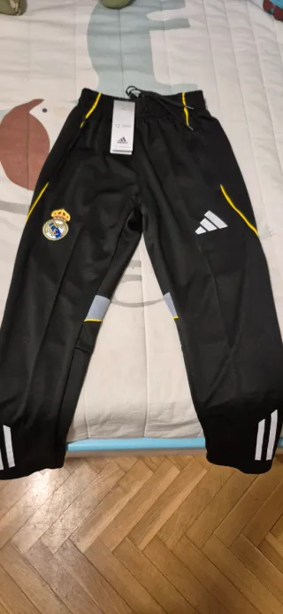 Chandal Real Madrid niño color negro