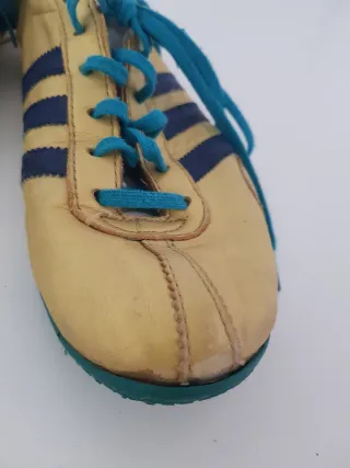 Zapatillas Adidas Oro y Azules, vintage
