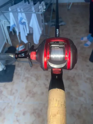 Caña y carrete de casting