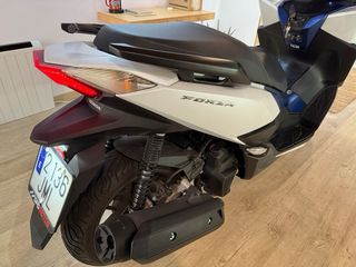 Honda Forza 125 Blanca 2017 [28.000Km]