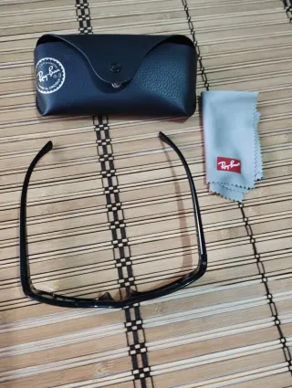 Gafas de sol Ray-Ban negras 4107 601