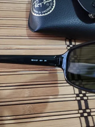 Gafas de sol Ray-Ban negras 4107 601