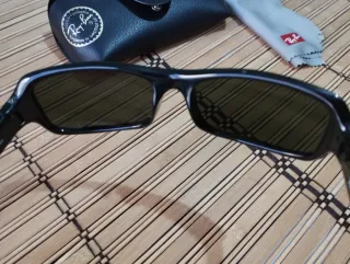 Gafas de sol Ray-Ban negras 4107 601
