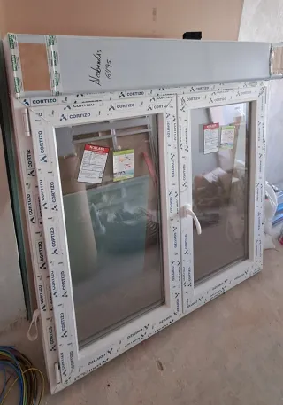 Ventana PVC Oscilobatiente Cortizo Nueva 1.3x1.38m