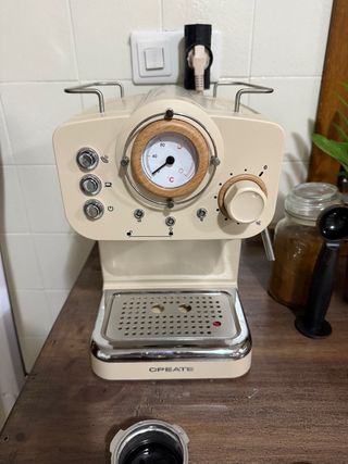 Cafetera Semiautomática Beige