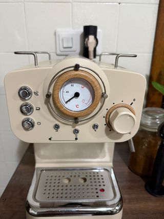 Cafetera Semiautomática Beige