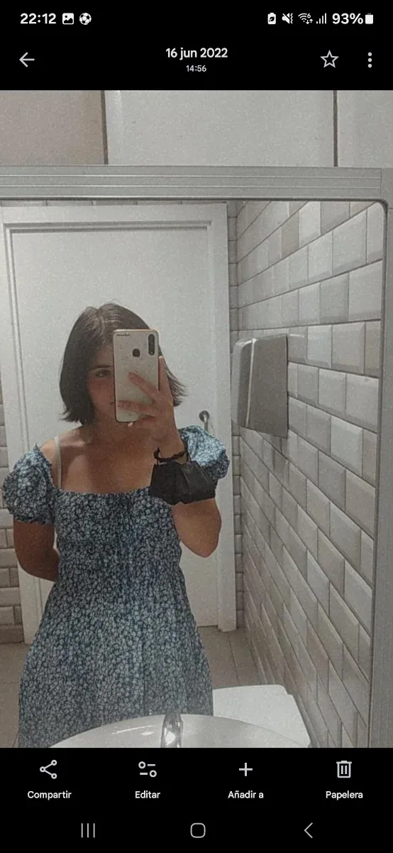 Vestido azul con florecitas