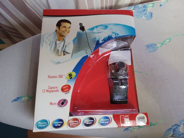 Webcam a estrenar con micrófono integrado