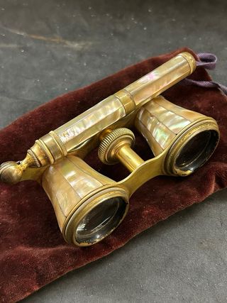 Antiguos binoculares de Nácar para teatro