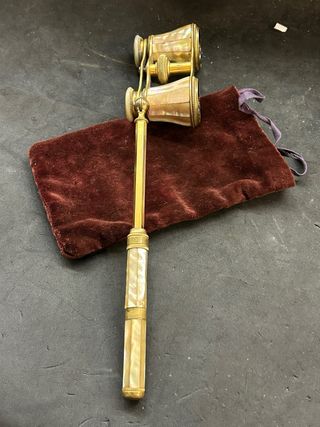 Antiguos binoculares de Nácar para teatro