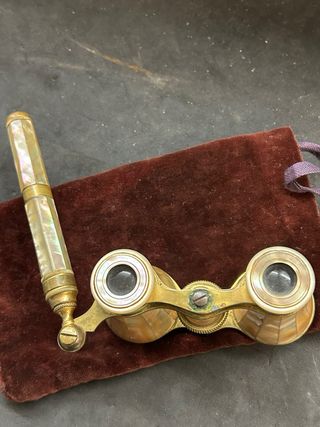 Antiguos binoculares de Nácar para teatro