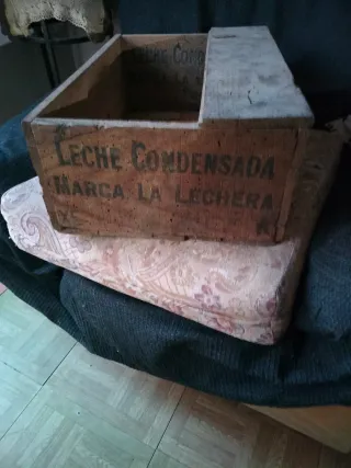 Caja de Madera La Lechera