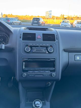 Volkswagen Touran 2011