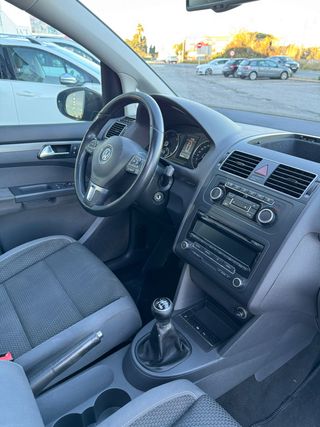 Volkswagen Touran 2011