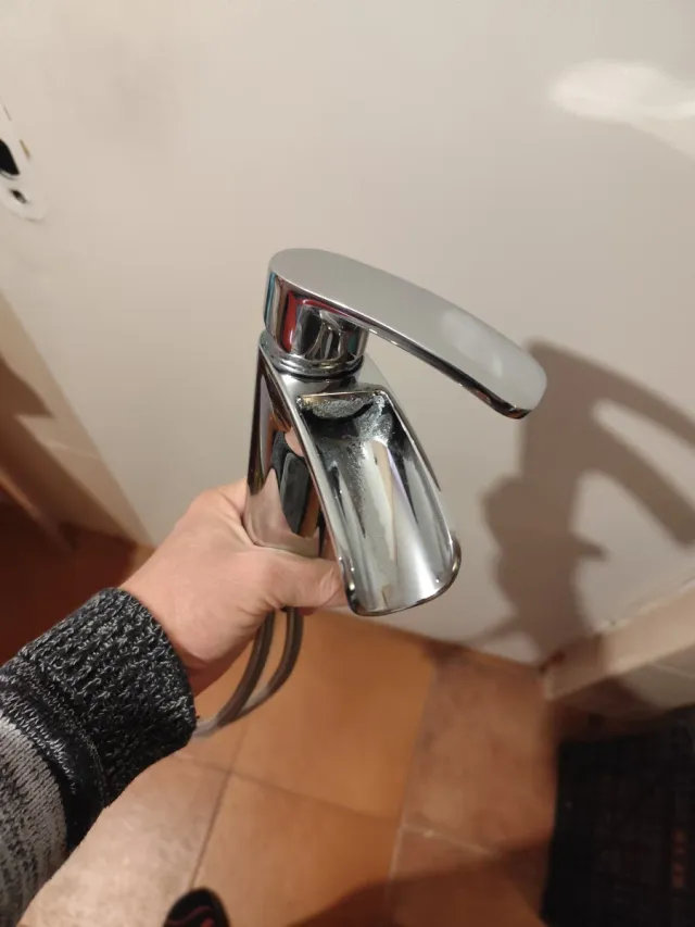 Torneiras para lavabo de metal