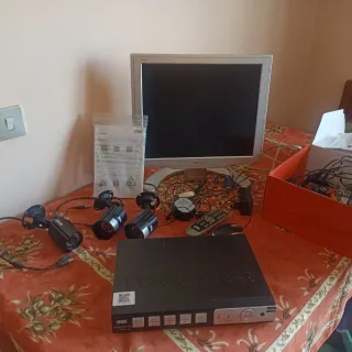 Kit 4 telecamere DVR monitor