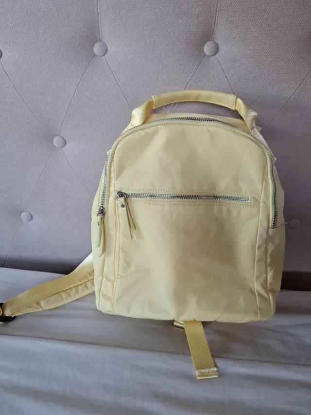 Bolso Mochila Amarillo
