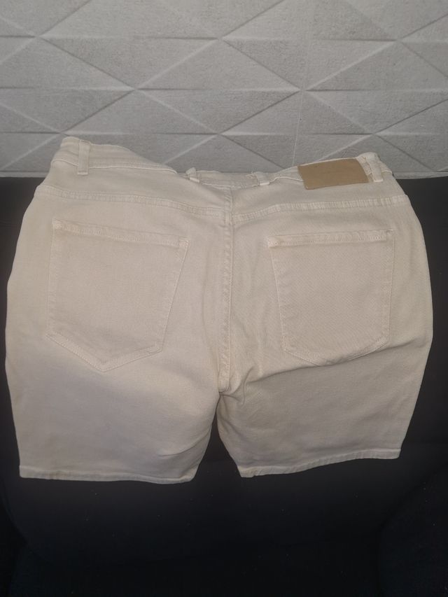 Pantalón corto ZARA beige