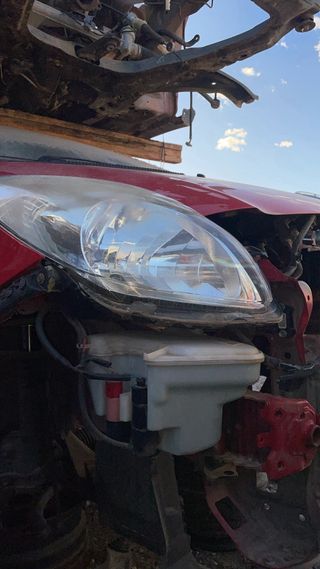 Faro Delantero Derecho Yaris