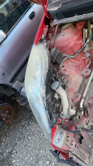 Faro Delantero Derecho Yaris