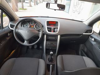 Peugeot 207 + 1.4i 75cv