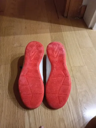 Botas fútbol sala Skechers niño T36